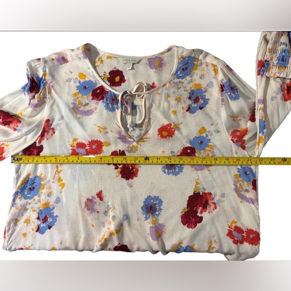 Lucky Brand Floral Top Size Large – Boho Vibe, Smocked Details, Feminine.  SKU 9 - Picture 8 of 12